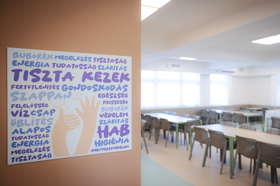 Új gyermekbarát ebédlők Cegléden