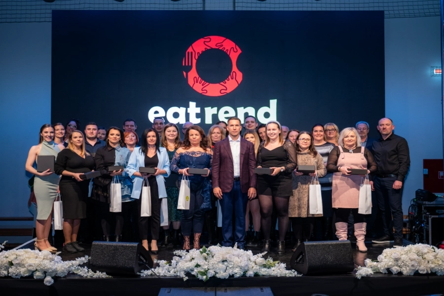 Díjaztuk a "Kiváló Munkatársakat" borítókép